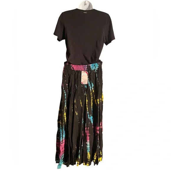 NWT.  Sacred Threads Skirt S/M in Size.  LG CL/GR01.    222666 - Picture 3 of 7